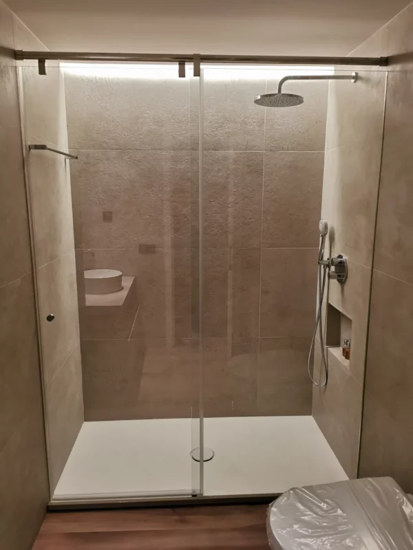 Mampara corredera de ducha a medida en Barcelona